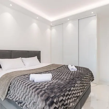 Apartment Karolkowa 28 - Prestigious With Balcony By Renters Prestige