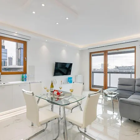 Karolkowa 28 - Prestigious With Balcony By Renters Prestige Apartment Warsaw