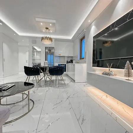 Karolkowa 28 - Prestigious With Balcony By Renters Prestige * Varsovie